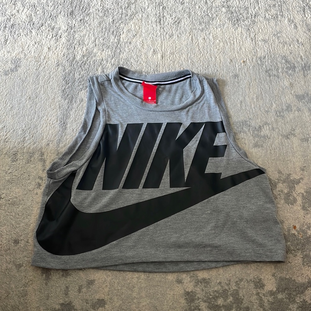 Large Nike Women’s Sportswear Essential Crop Top